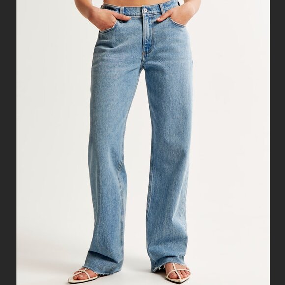 Abercrombie & Fitch 90s Baggy Low Rise Wide Leg Jeans Medium Wash Sz 28/6L - Picture 1 of 7